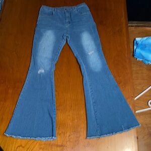 Flaired leg jeans bought them for 30 selling for 5